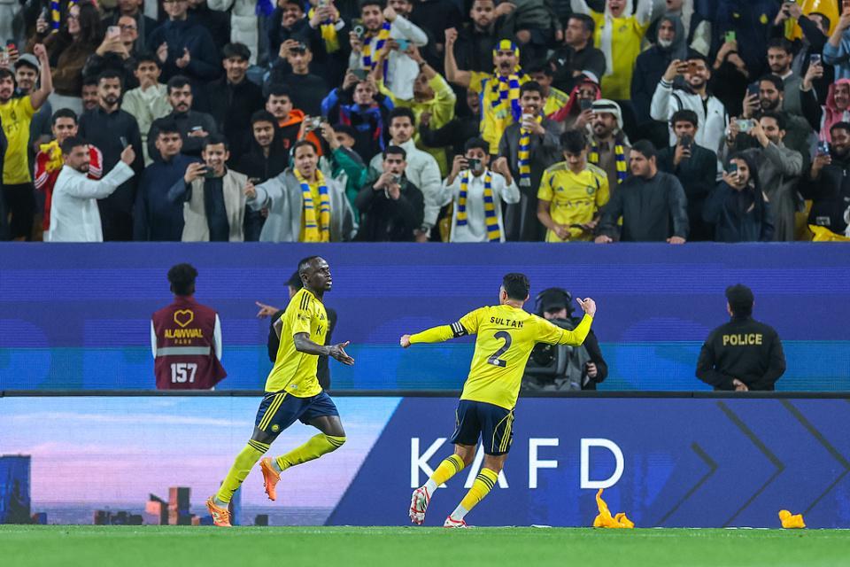 MK体育登录入口-C罗尴尬！罢赛后球队2战全胜+0失球 2-0斩落卫冕冠军 距榜首仅1分